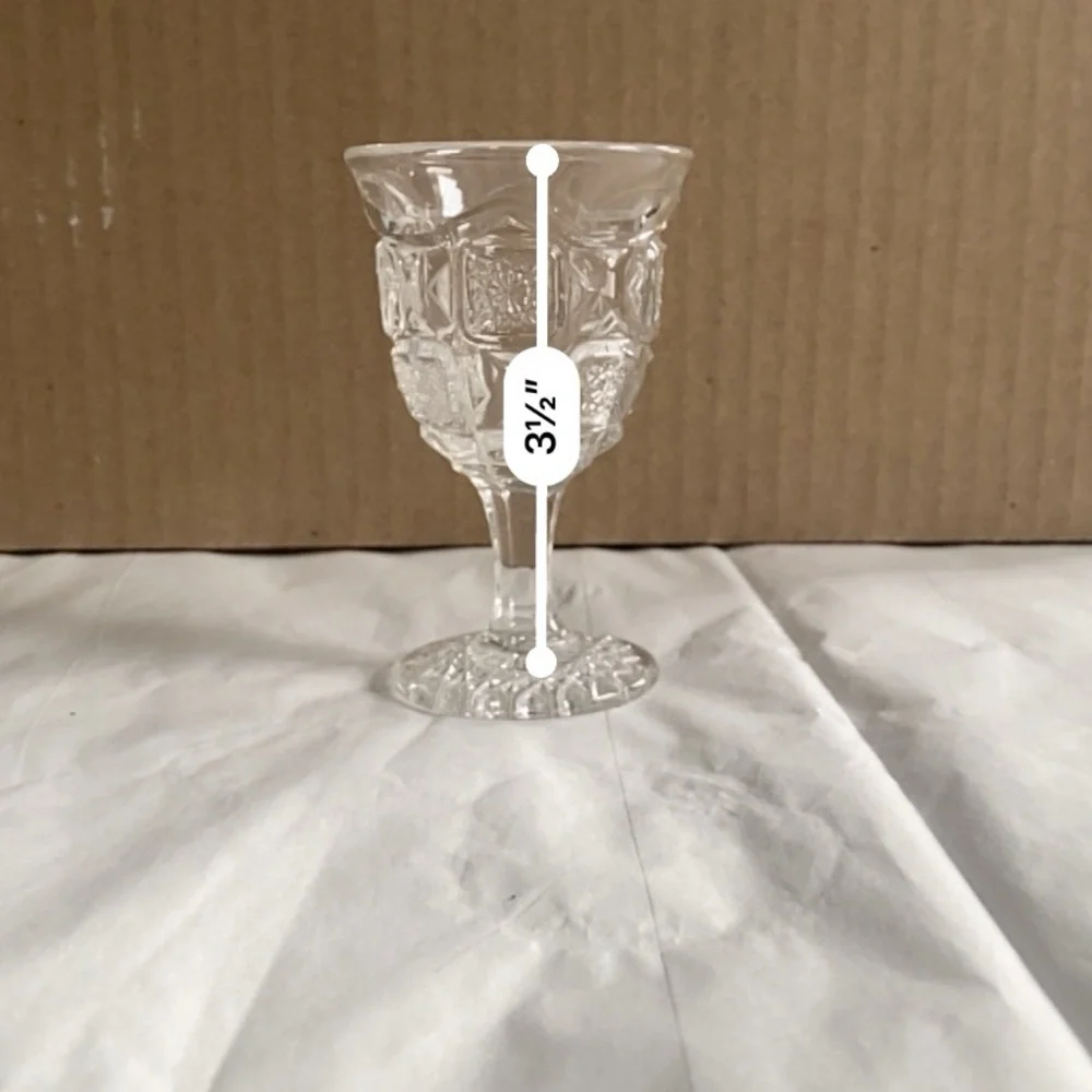 Antique Westmoreland Wine Glass Bridle Rosettes - Picture 2 of 7